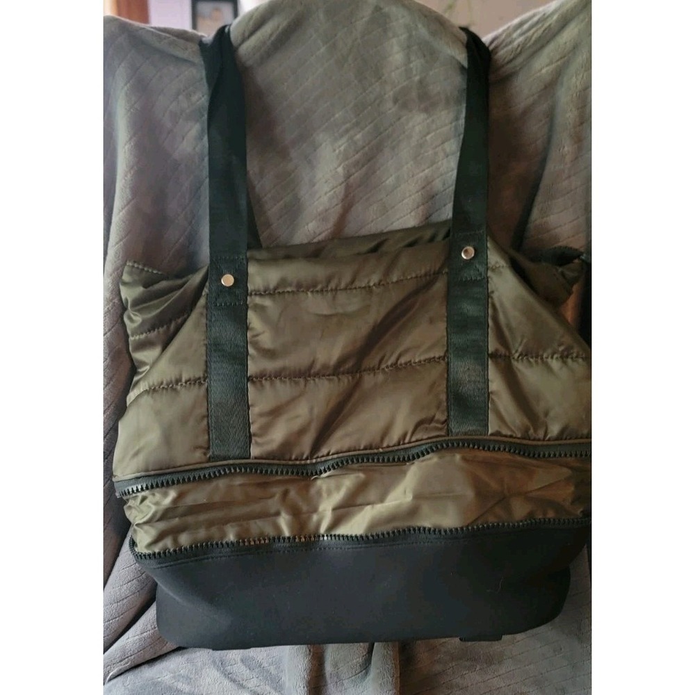 UrbanFit‎ Vegan Nylon Tote Bag — Expandable Bottom! Stylish & Tough 💚 - Picture 2 of 7